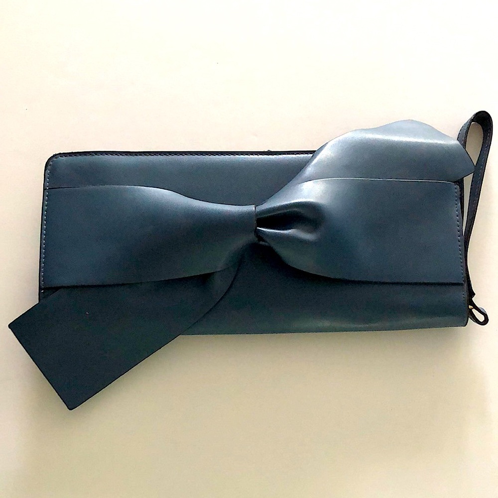Bow clutch